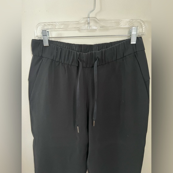 Lululemon On The Fly Crop *Woven 23"
Black 6 - Picture 5 of 8